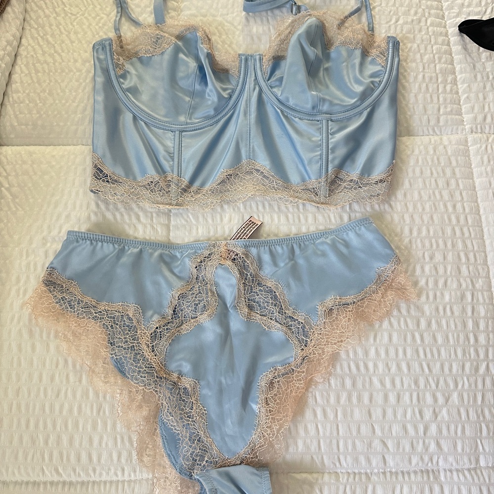 Elegant Lace Trim Blue Lingerie Set